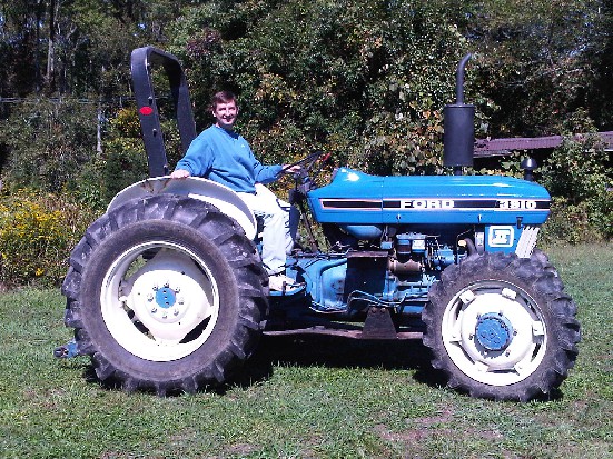 Ford 3910 Photo Gallery - TractorByNet.com